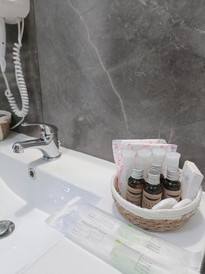 Christopher Apartment Oradea Ngoại thất bức ảnh