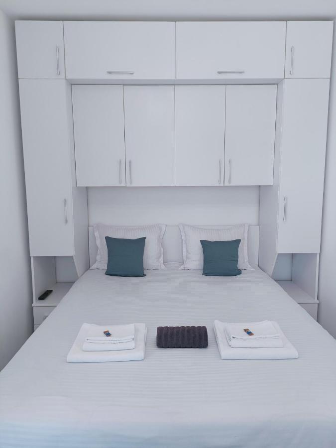 Christopher Apartment Oradea Ngoại thất bức ảnh