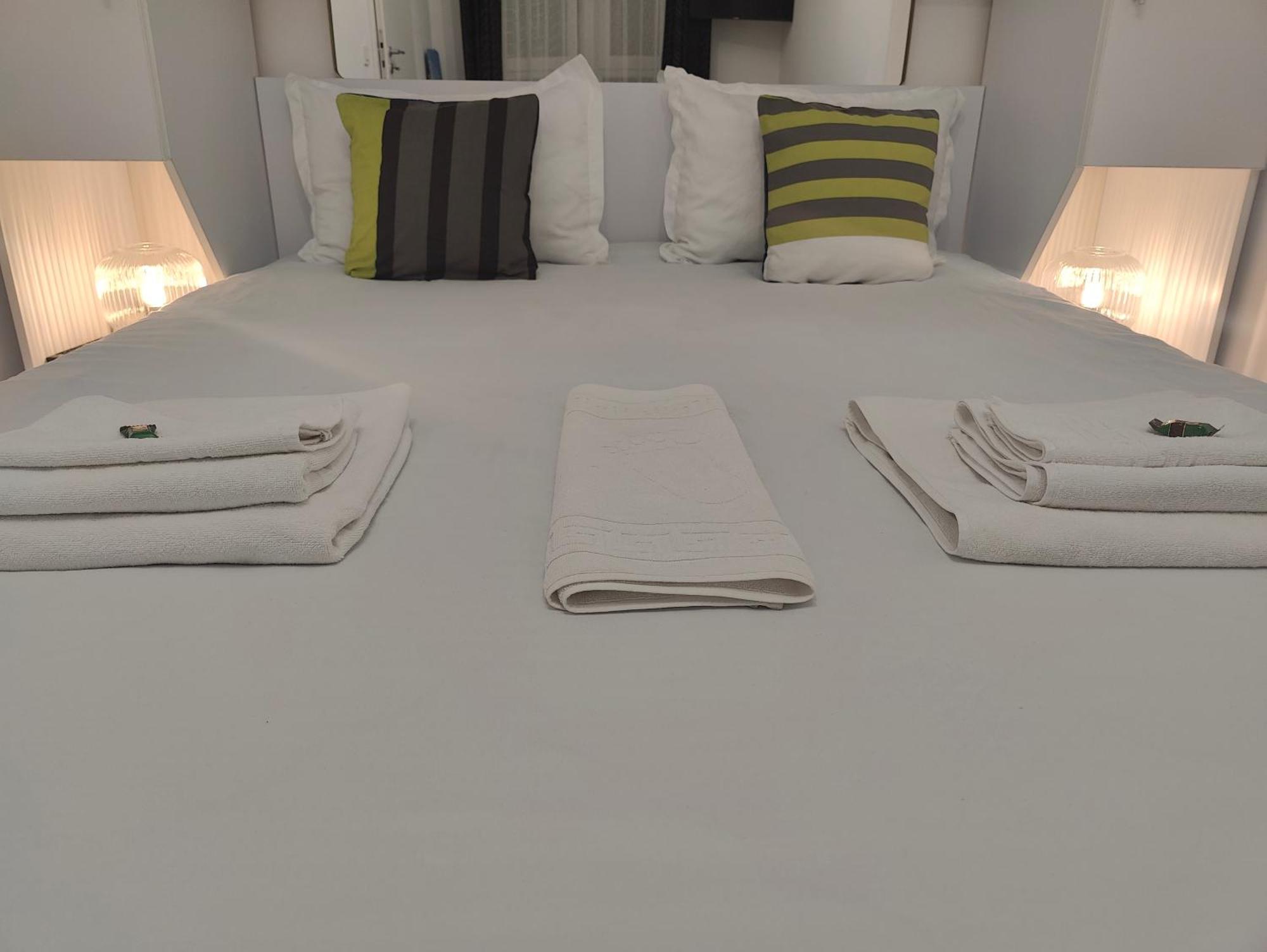 Christopher Apartment Oradea Ngoại thất bức ảnh