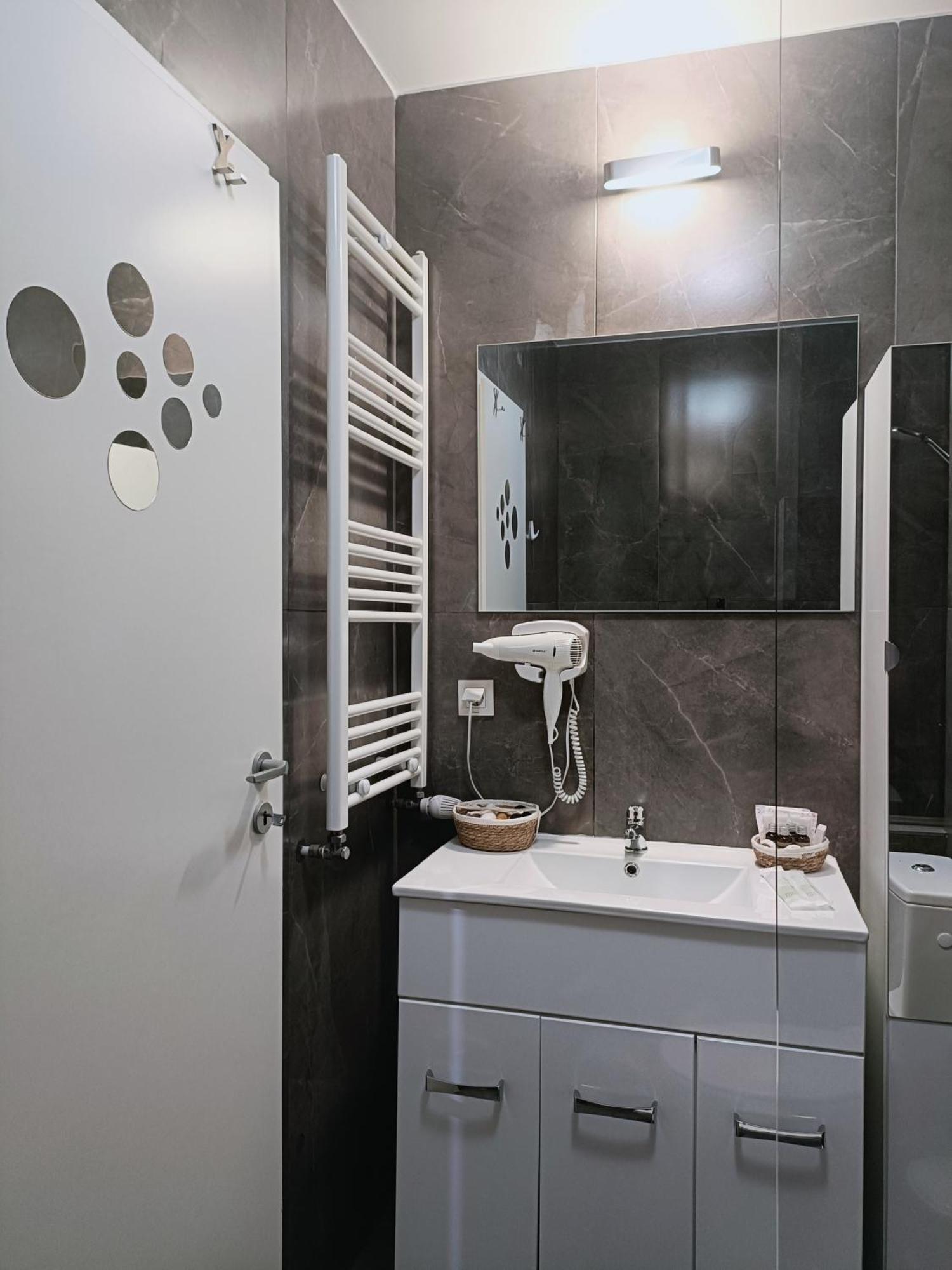 Christopher Apartment Oradea Phòng bức ảnh